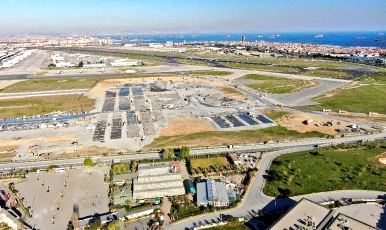 Atatürk Havalimanı'nı sonsuza dek yok ettiler!

Hastaneye dönüştürülmeye uygun, altyapısı hazır terminal binaları, otoparklar,hangarlar ve hatta bir otel hazır dururken; 3 kilometre uzunluğunda, bu Milletin 300 milyon doları ile mal edilmiş 2 stratejik pisti yerle bir ettiler.
⏬