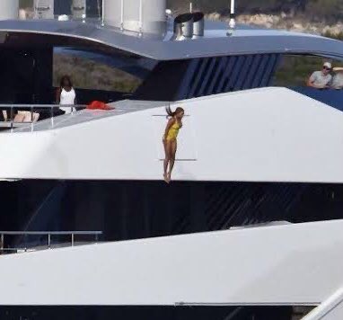 Remember when Rihanna was getting attacked by a shark and Beyoncé saved her