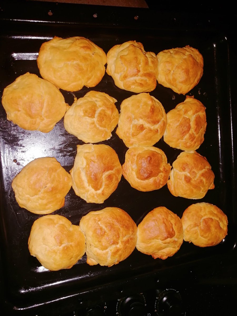 ladyhuneybee's tweet photo. @SweepSouthSA #SSLockdown @AluRavhy my highlight through this lockdown I started learning how to bake through the recipe that I would get from Twitter streets n most people took m through it. https://t.co/emZyvhAZ8t