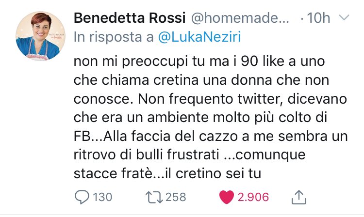 DarthCesco's tweet photo. Svegliarsi la mattina e trovare #BenedettaRossi che stende gente come pasta sfoglia è ciò di cui avevo bisogno.
Benedetta Rossi serving tea that’s the queen ✈️ https://t.co/nw0aEp6HhO