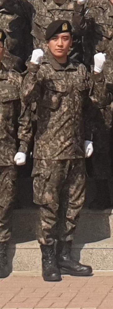 pandariko's tweet photo. Soldier Lee Seunghyun 
Strong Baby 💪🏻❤️🐼
New Pic 😘 he will finish his basic training tomorrow 

Baby, You are My Pride 💕 https://t.co/kGdasePvSb