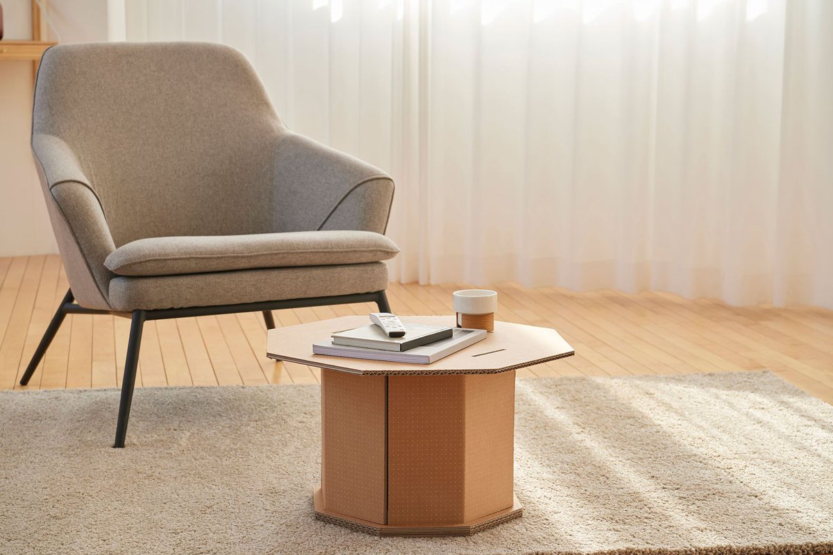 lacriaturacreat's tweet photo. Samsung ha lanzado unas cajas de cartón para sus televisores que puedes transformar en muebles para casa >> https://t.co/W4KtClkbxu https://t.co/9UTS6qbvfO