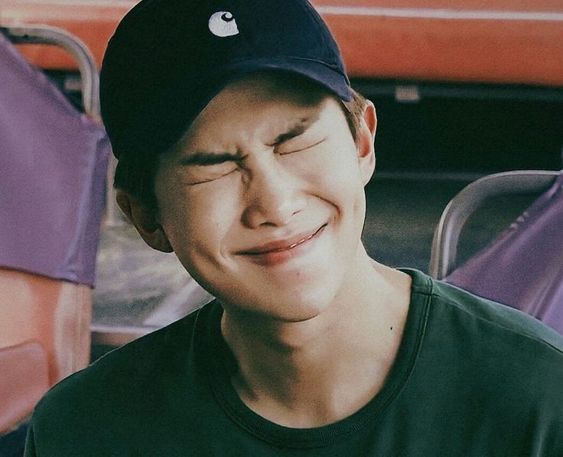 𝓷𝓪𝓶𝓳𝓸𝓸𝓷& #39;𝓼 𝓭𝓲𝓶𝓹𝓵𝓮; 𝓪 𝓼𝓸𝓯𝓽 𝓽𝓱𝓻𝓮𝓪𝓭 𝓾𝔀𝓾 ♡ @BTS_twt   #NAMJOON   #RM   #김남준