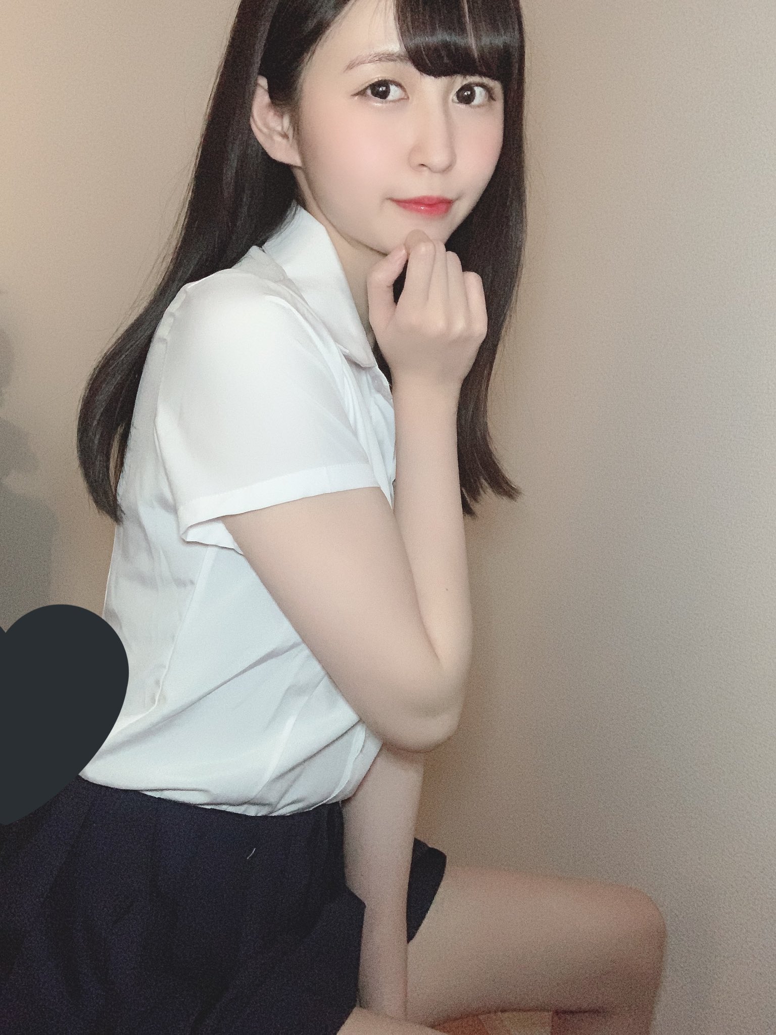 夏乃さやか【QωQ】 on X: 隣の席の夏乃さんは、授業中たまに太ももをチラつかせてくる。 #ftmm #太もも  t.coS5110QxTai  X