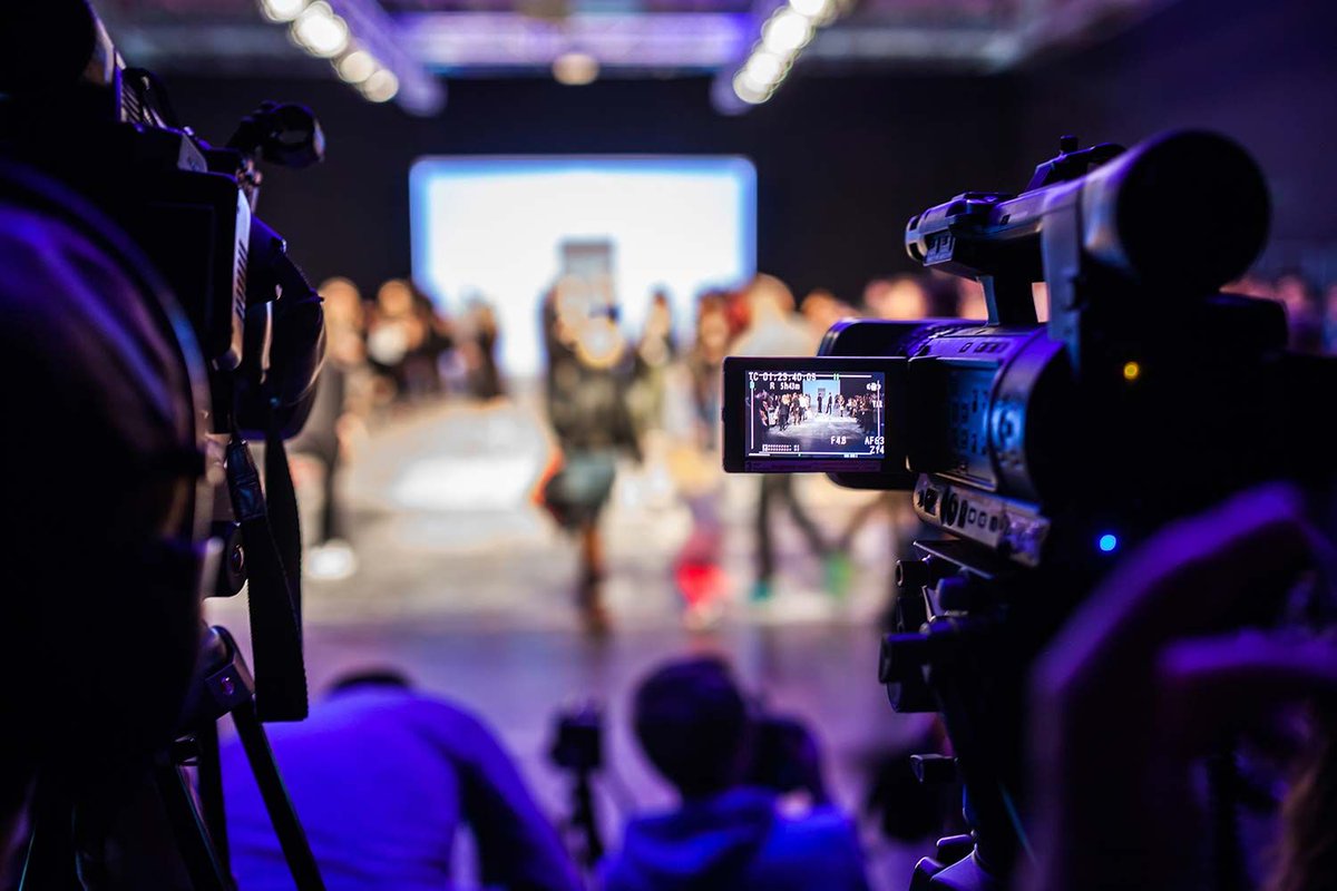 Once the lockdown is lifted, #sustainability will return to the top of the #EventsManagement agenda. Find out how hybrid and multi-hub hybrid #events can help you bring people together without costing the Earth: buff.ly/2xYCWMK #eventprofs #engagement