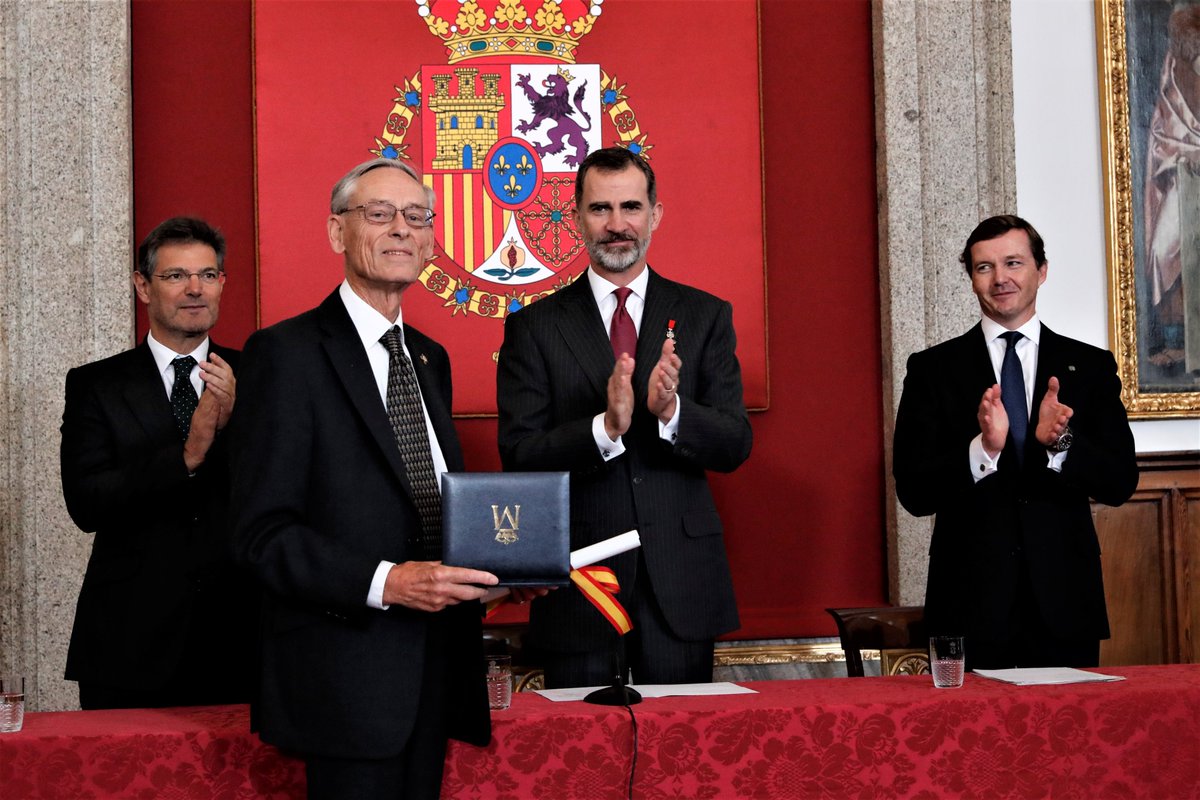 Debido a las circunstancias excepcionales producidas por el #COVID2019, queda pospuesta la reunión del Jurado para fallar el #PremiodeHistoriaÓrdenesEspañolas 2020. La fecha de su celebración será fijada en función de la evolución de la situación. premioordenesespanolas.com