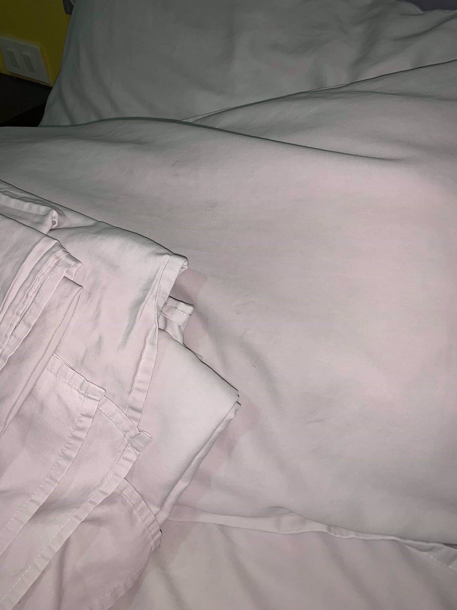The bedsheet and pillowcases, the OFW says, do not appear to have been properly washed. OFW also provides photos of dirty rug outside the hotel room and the wet parking area where their luggage were unloaded.