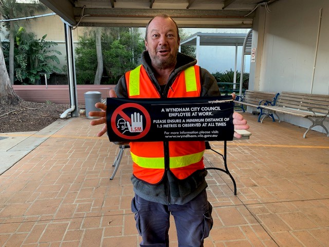 Many of outdoor staff are still working hard out there, maintaining our parks, roads and RDF! To ensure their safety and the communities, please comply with COVID-19 restrictions and keep a distance of 1.5metres.