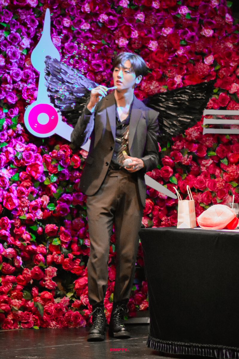 emptYB_'s tweet photo. 190713 신촌 FS

#SF9 #영빈 #YOUNGBIN https://t.co/7uEeH9EOsq