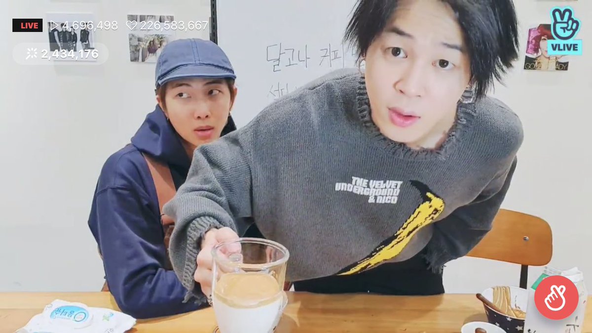 __purple__moon's tweet photo. ビジュアルアニエヨ😃のナムジュン大先生とこれであってますか🥺なじみんさん https://t.co/IeeEnAgY0f
