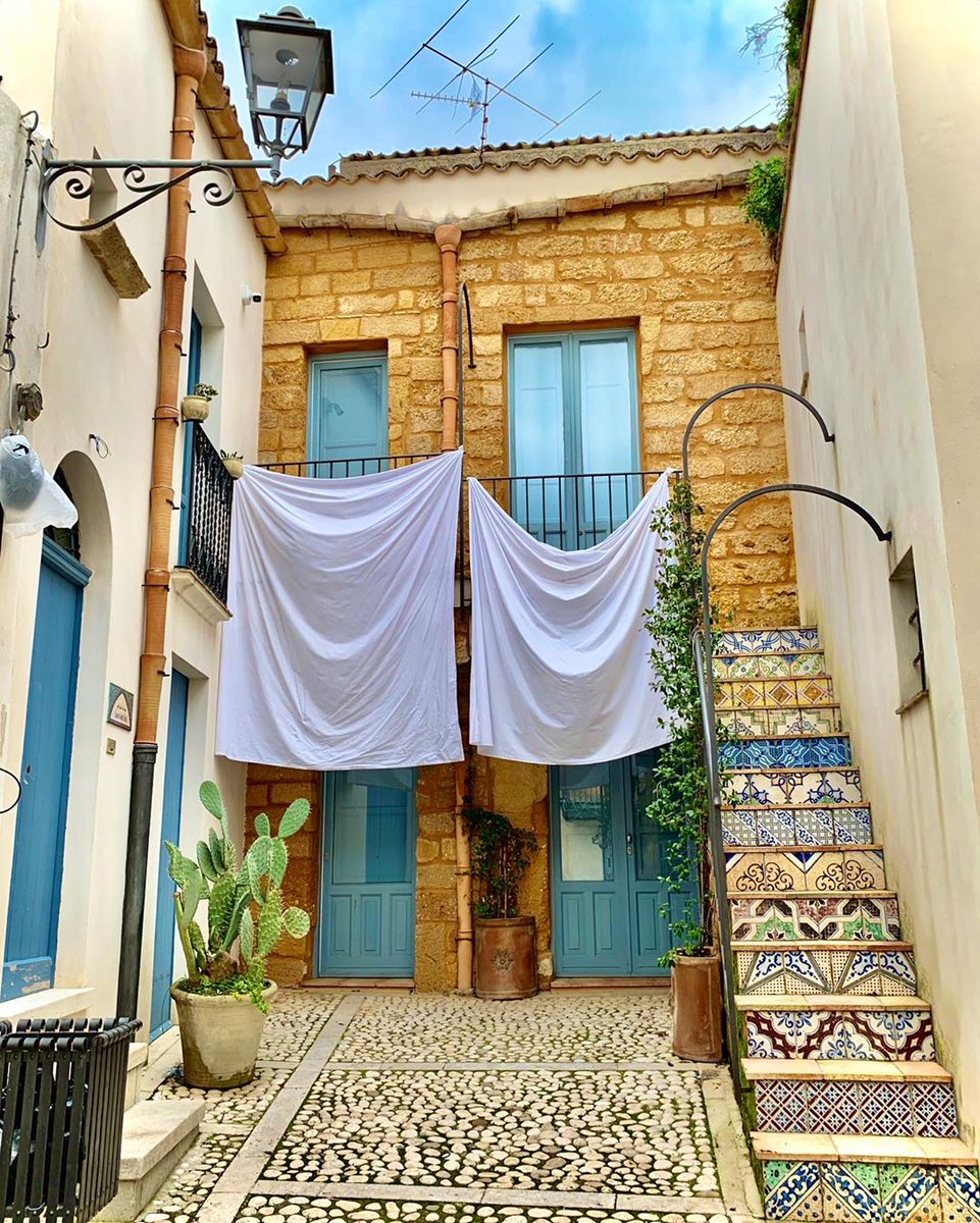 VisitSicilyOP's tweet photo. Un delizioso #centro storico fatto di stradine, chiese, teatri e piazzette. Senza dubbio merita il titolo di #borgo più bello d'#Italia ricevuto nel 2016. 
Inserite #SambucadiSicilia nella vostra lista dei desideri.
https://t.co/A5LmogZmUs
📷 F.Lisciandra 
#SicilyComesToYou https://t.co/KLwHUQXxrU
