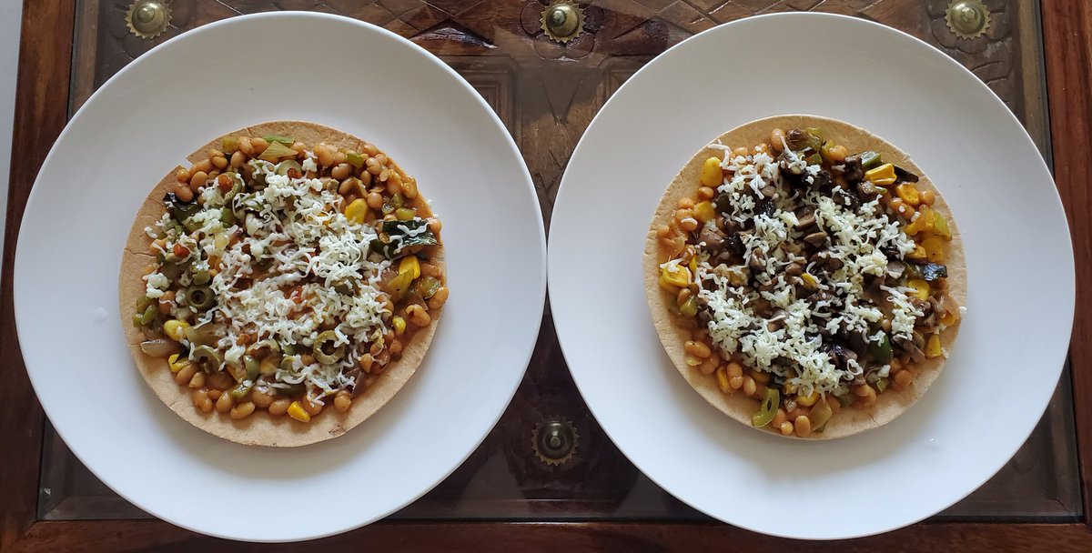 sahiljagtiani's tweet photo. When you like Tacos & Pizza but want to make it at home Desi style! Used Whole Wheat Khakra for the base, Indian Spices, Capsicum, Sweet Corn, Caramilized Onions, Canned Baked Beans, Olives for @smritijagtiani & Mushrooms for me with a sprinkling of Cheese.
#letmencook https://t.co/Qa8ym0229O