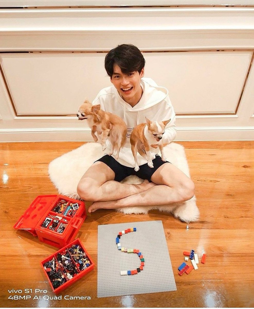 As a dog person, I'm just happy that my main boo and my baby boo are dog person too   #MewSuppasit  #winmetawin  #mewwin