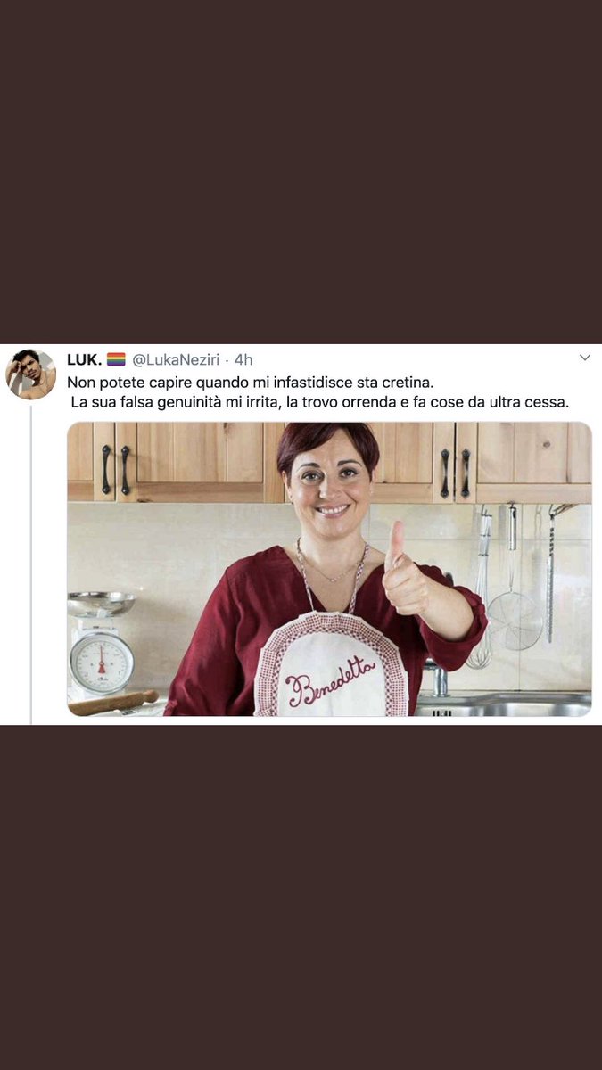 aR21ooo's tweet photo. Benedetta Rossi in tendenza su Twitter per aver asfaltato un utente del Twitter che l’ha offesa.

GODO COME UN RICCIO APPENA NATO DA POCHE ORE https://t.co/APrrnm6WWs