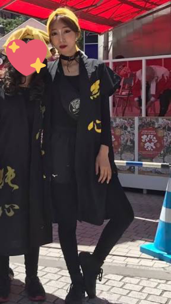 本部長が「YOSHIKIさんのコスプレ？」と言った今日の秘書がコチラ