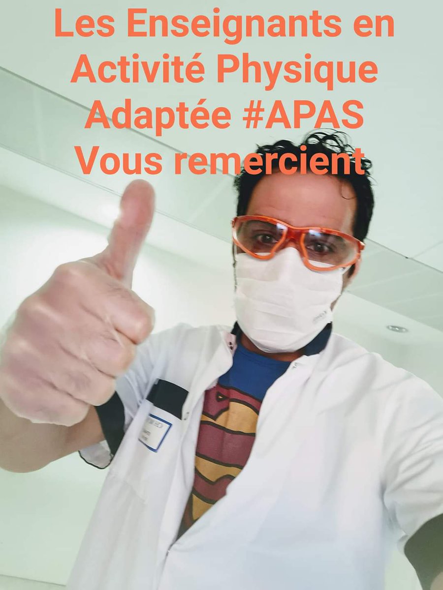 stefdijoux's tweet photo. @ANESTAPS @Tous_en_Blanc @BeSport @MinSoliSante @Sports_gouv C'est chouette de voir des étudiants #StapsAPAS futurs pros en 1ere ligne en blancs pour nous soutenir 😍💪 https://t.co/hnO6f9FC3h