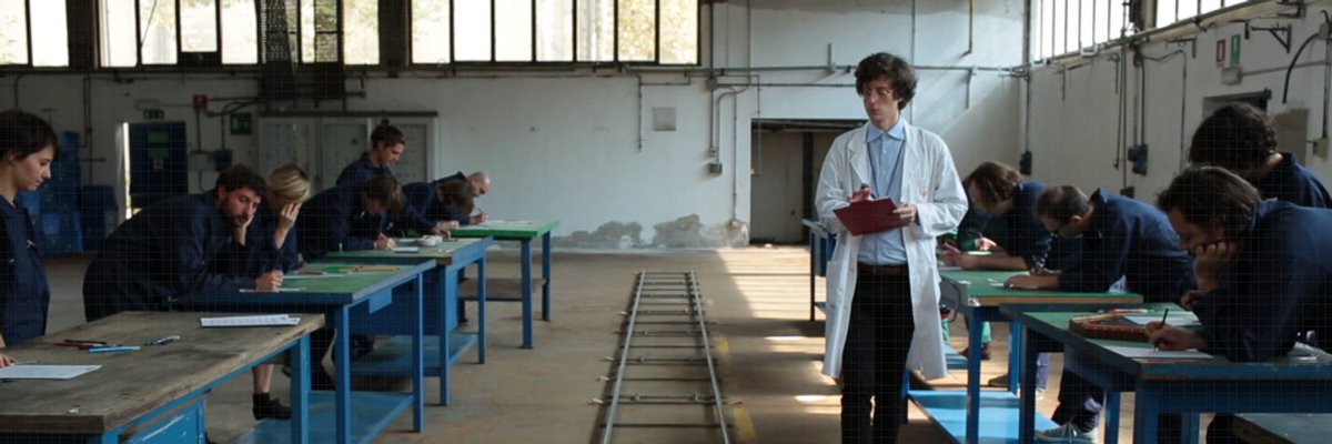 Non cantanti inventati a tavolino, ma canzoni costruite in fabbrica. 72 musicisti al lavoro in catena di montaggio: #UPm "Unità di produzione musicale". 

#mercoledì #15aprile disponibile in streaming gratuito grazie a <a href="/CinetecaMilano/">Cineteca Milano</a> e <a href="/ENECEfilm/">ENECEfilm</a>

vimeo.com/404905260