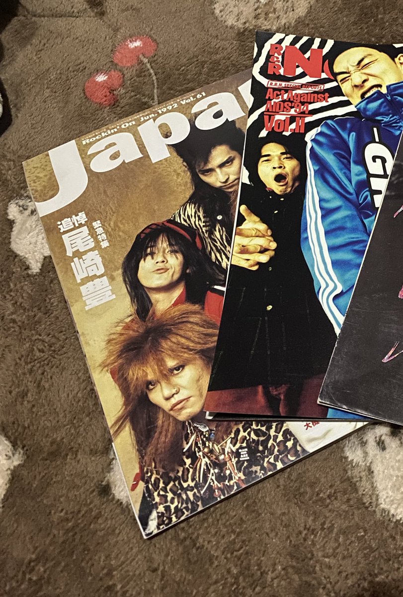 Chann0208 このZIGGY表紙のですかね？ 確かにインパクトありますよね！