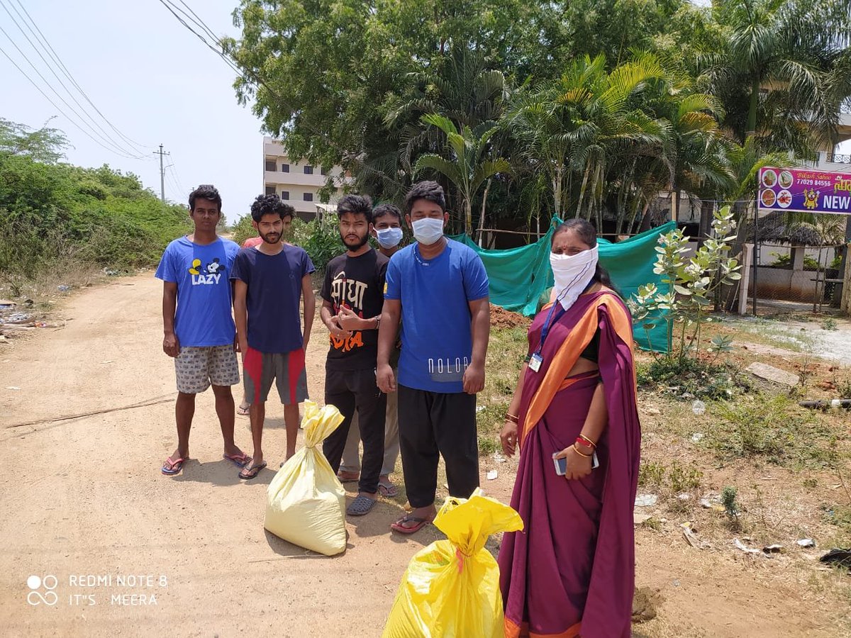 KodadWcd's tweet photo. Bojjagudem thanda AWT Bhuvaneswari Ananthagiri sector, Kodad Project, Suryapet district donated 50 kgs rice to migrants who came from Bihar and staying in SANA college Kodad https://t.co/FA9YLRDkQf