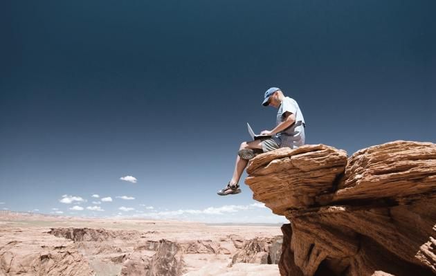 If you're working from home, it's important to take a break and look after your wellbeing. 
Try these easy exercises you can do at your desk. 
buff.ly/2XKnPSb #bevanwilson #physiotherapy #homephysio #videoconsultation #guildford #surrey #physio #workingfromhometips