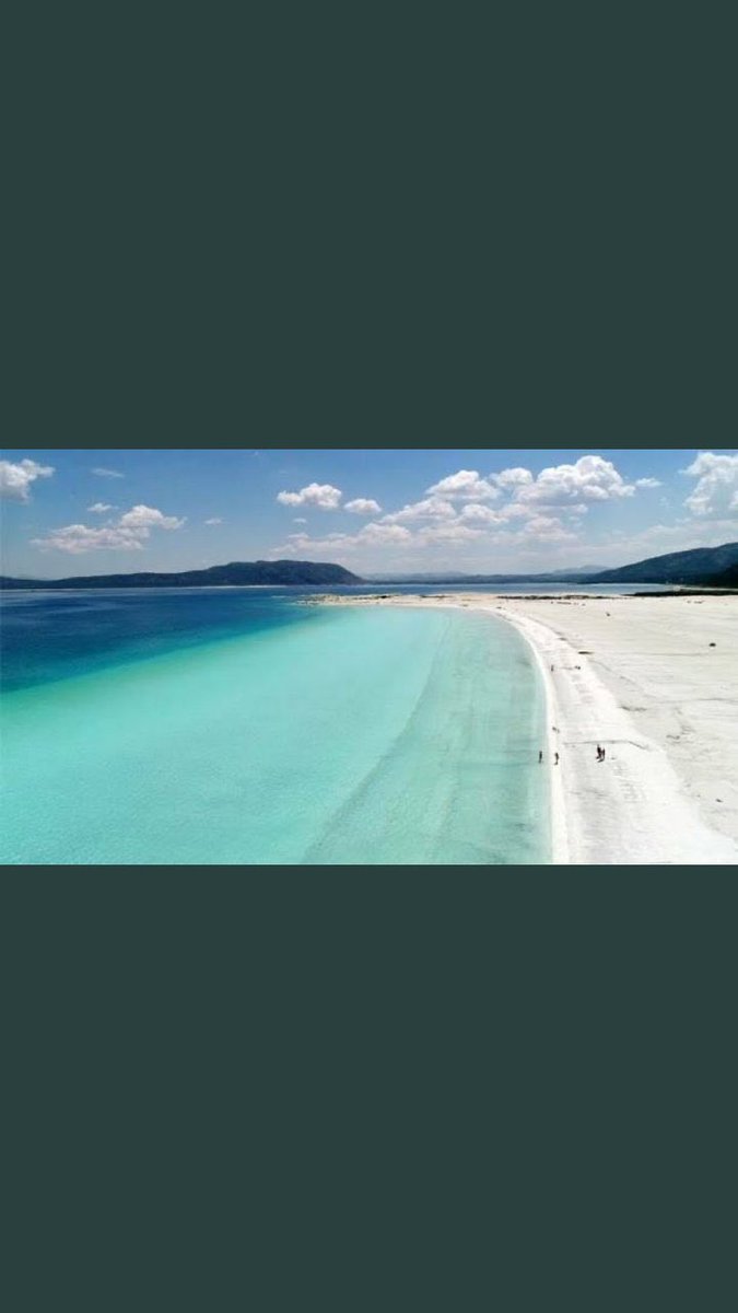 Salda’ya tek borcumuz kıyısını temiz tutmaktı. Gelip görüp çok kalmayıp giden düşünceli misafirler olacaktık, devletin işi bunun bu seviyede kalmasını sağlamak olmalıydı. Turizm, coğrafya tüketen bir canavar olmak zorunda değil, doğaya kıymanın gerekçesi bu olamaz #SaldayaDokunma