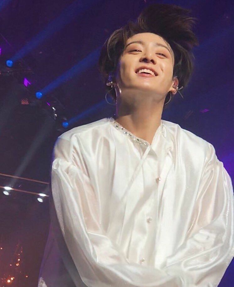 you‘re not ugly but you‘re not fan taken jungkook pictures; a thread