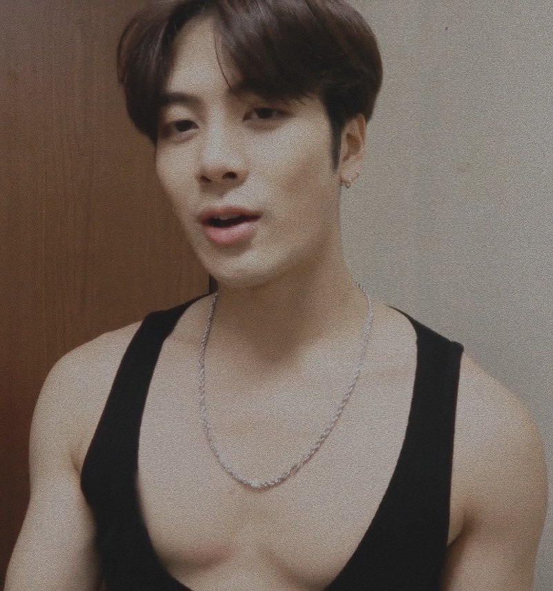 your camera roll if Jackson Wang was your boyfriend (i love suffering ) , a thread @JacksonWang852  #JacksonWang #TeamWang #GOT7  @GOT7Official