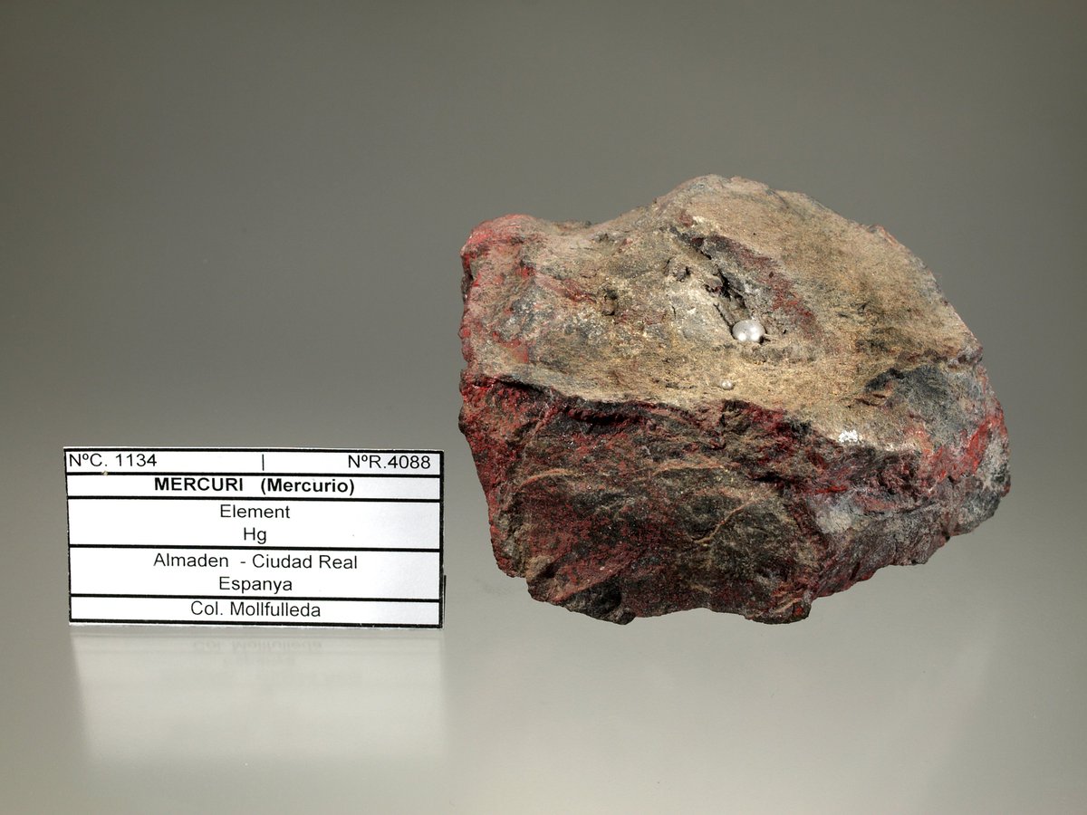 MuseuArenysMar's tweet photo. Amb aquests temps preocupats per la #salut fem un fil de #minerals perjudicials Del #cinabri s'extreu un element tòxic com #mercuri. Més informació d'aquests exemplars? segueix aquest enllaç https://t.co/paFBKxjS5U
#JoEmQuedoACasa #CoronArenys @AjArenys @Turisme_Arenys https://t.co/pbLUTJsIoB