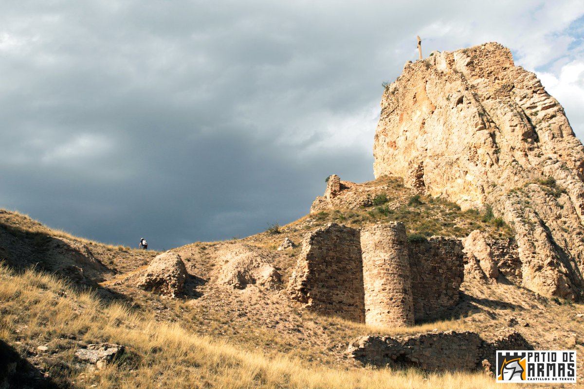 patiodearmas's tweet photo. Por muy tediosa que sea la conquista, todo esfuerzo se verá recompensado.
#castillodealiaga #aliaga #cuencasmineras #cuencasminerasteruel #castillos #castle #castles #castillo #castillosdeespaña #travel #aragon #teruel #teruelexiste #españavaciada #medieval #castlesofspain https://t.co/Li9PsoVMyM