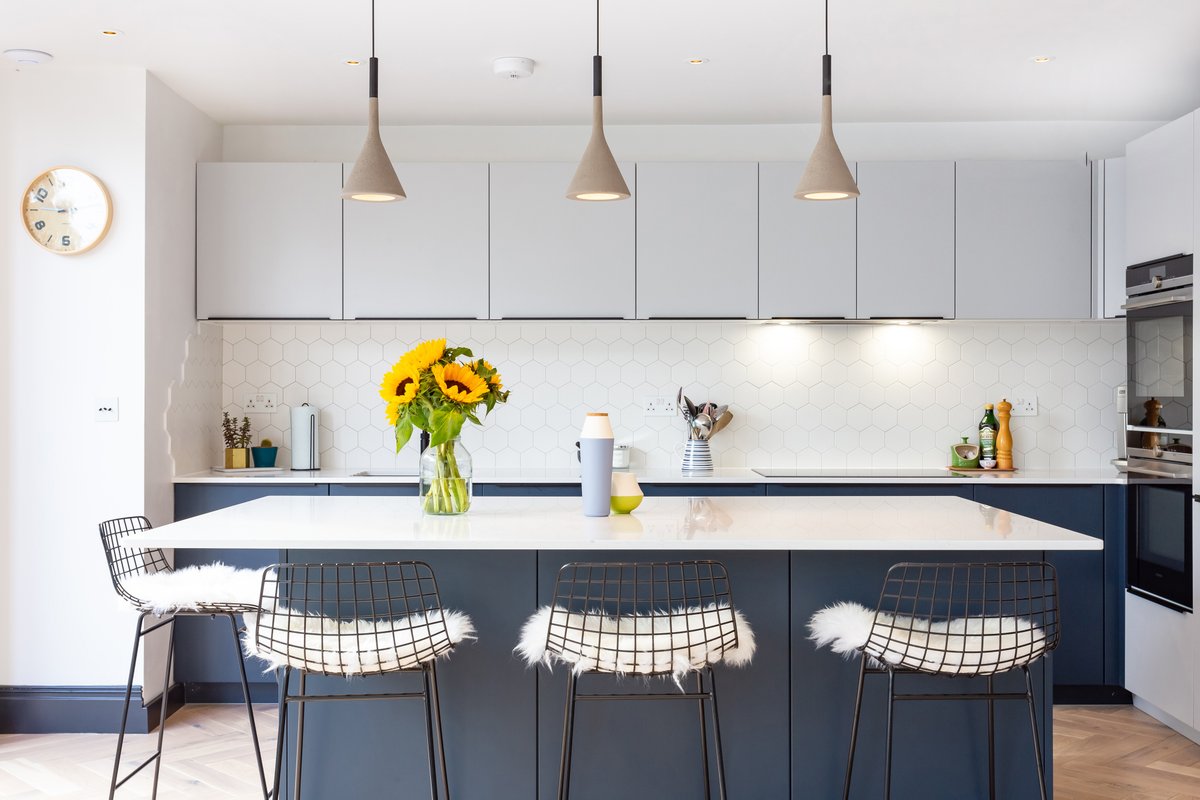 kitchenvivienne's tweet photo. A mini mention in KBB Magazine - April Issue - Deep Blue with Silk Grey Lacquer Units - Kitchen Co-Ordination create Beautiful Spaces #kitchens #kitchenisland #bluekitchens #interiordesign #architecture https://t.co/JulOZG4ojA