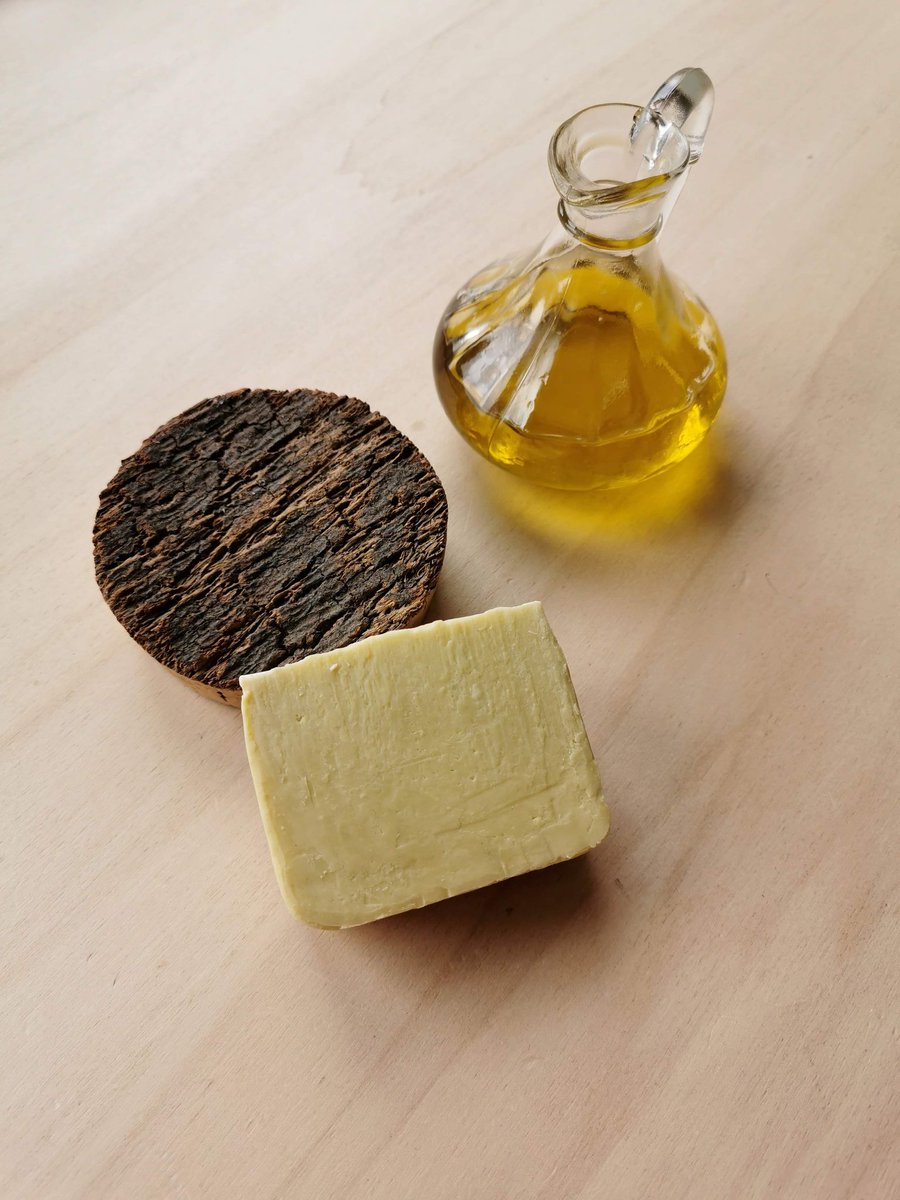 SavonsSurPatte's tweet photo. Le patron, savon surgras 8%. Hydratant. 100% huile d'olive.
#savon #Vegan #artisan #zerowaste #Lille #handmade #madeinlille #natural https://t.co/mAlyM90WtM