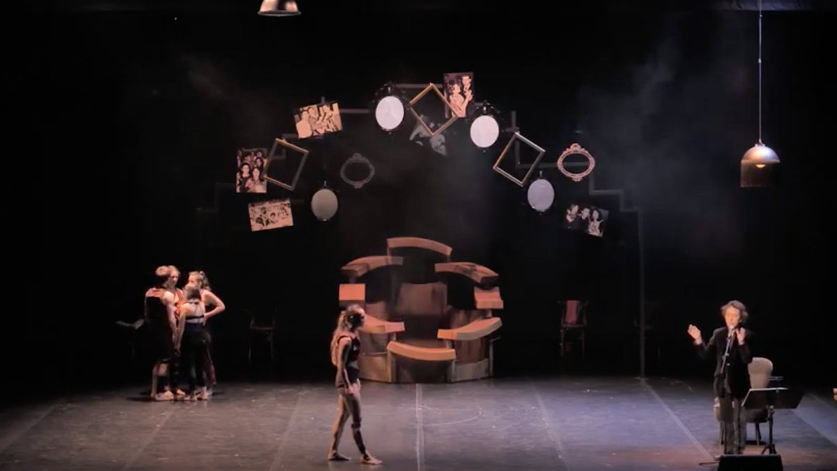 ZCultura's tweet photo. Danza, música y teatro en este espectáculo lleno de sentimiento😍🎭! @teatrodeltemple  del Temple nos deja esta maravilla, '1971'. Un espectáculo inspirado en este disco tan especial del poeta y cantautor Rafael Berrio.
https://t.co/8pd3byz4eX 
#ZCulturaEnCasa #ZGZesCultura https://t.co/0mvflimnpF