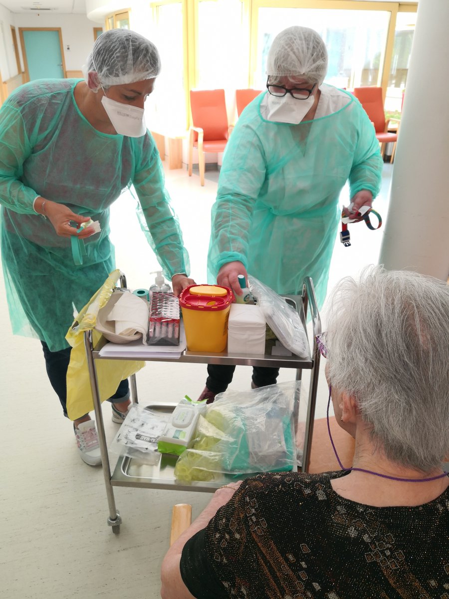hautrhin's tweet photo. [#SENIORS] La campagne de tests #sérologiques a démarré ce mardi 14 avril dans une dizaine d'#Ehpad volontaires. Photos prises à la maison de retraite de #Kunheim où plus de 70 personnes, soignants et résidents, ont fait le test.
👉https://t.co/Z2GAmdRLTU #HautRhin #CD68 #COVID19 https://t.co/P1Bg8CA8Wk