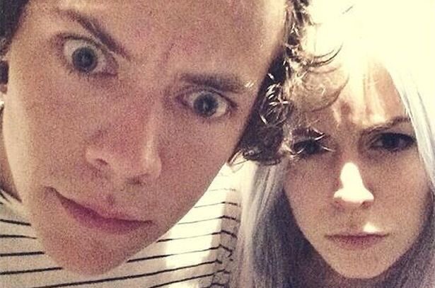 Harry Styles with his family: a thread