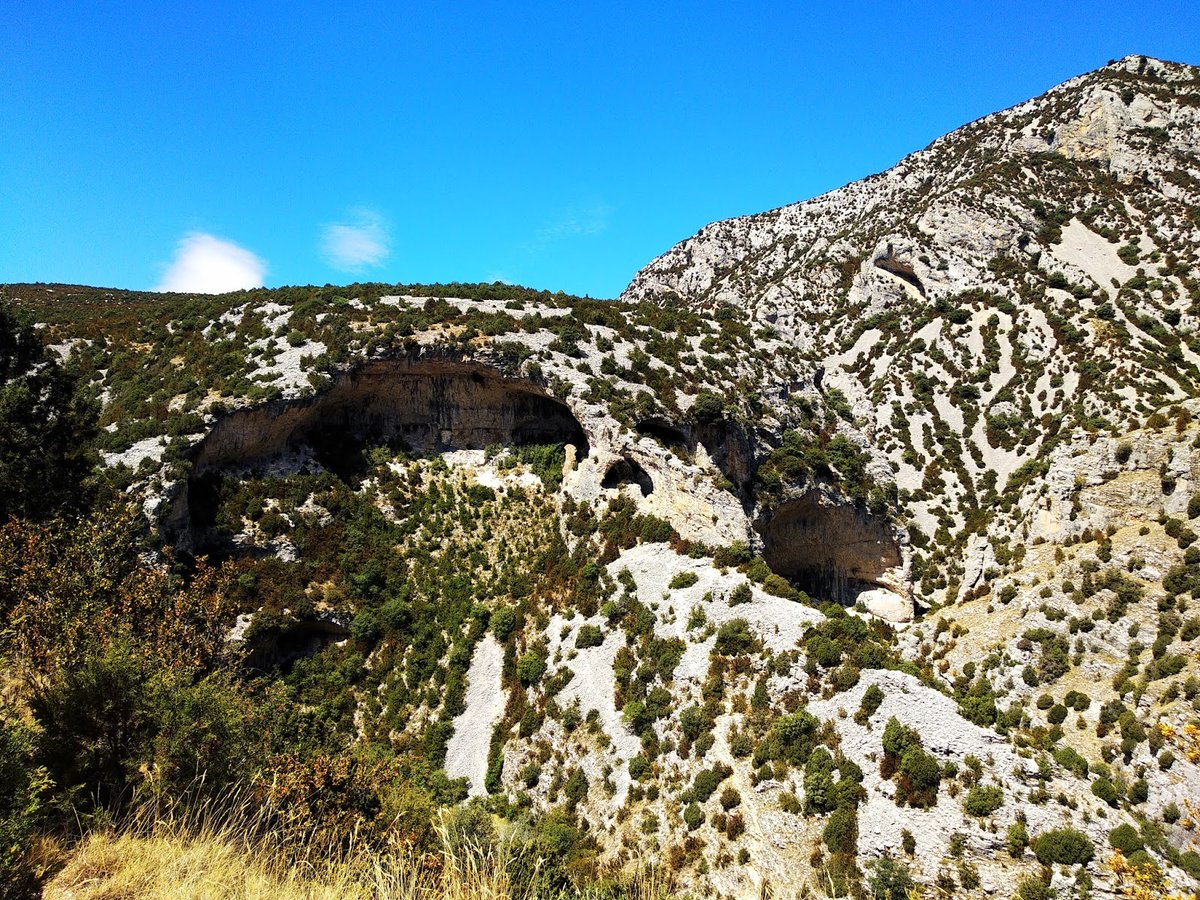 acristinamena's tweet image. Ruta de la Ermita de la Virgen del Castillo: #Rodellar ow.ly/OPeM30qxHMi #excursionesconperros #Guara #excursionesconniños