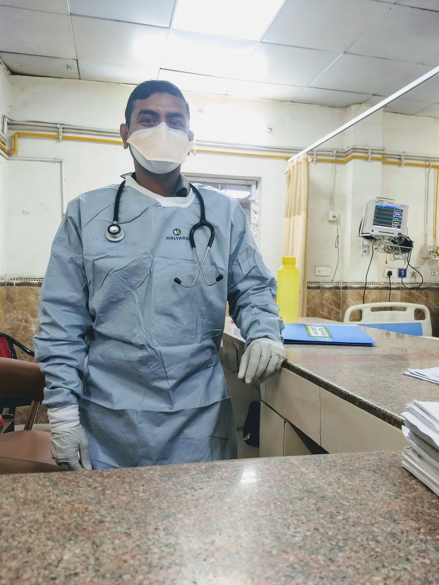 sirprithveraj's tweet image. New year, new PPE( finally!!!)
Getting PPEs and masks have been so tough that getting a new one after several days calls for huge celebrations!(I mean looong 24 hrs duties)

#COVID2019 #docsneedgear #PPEShortages
