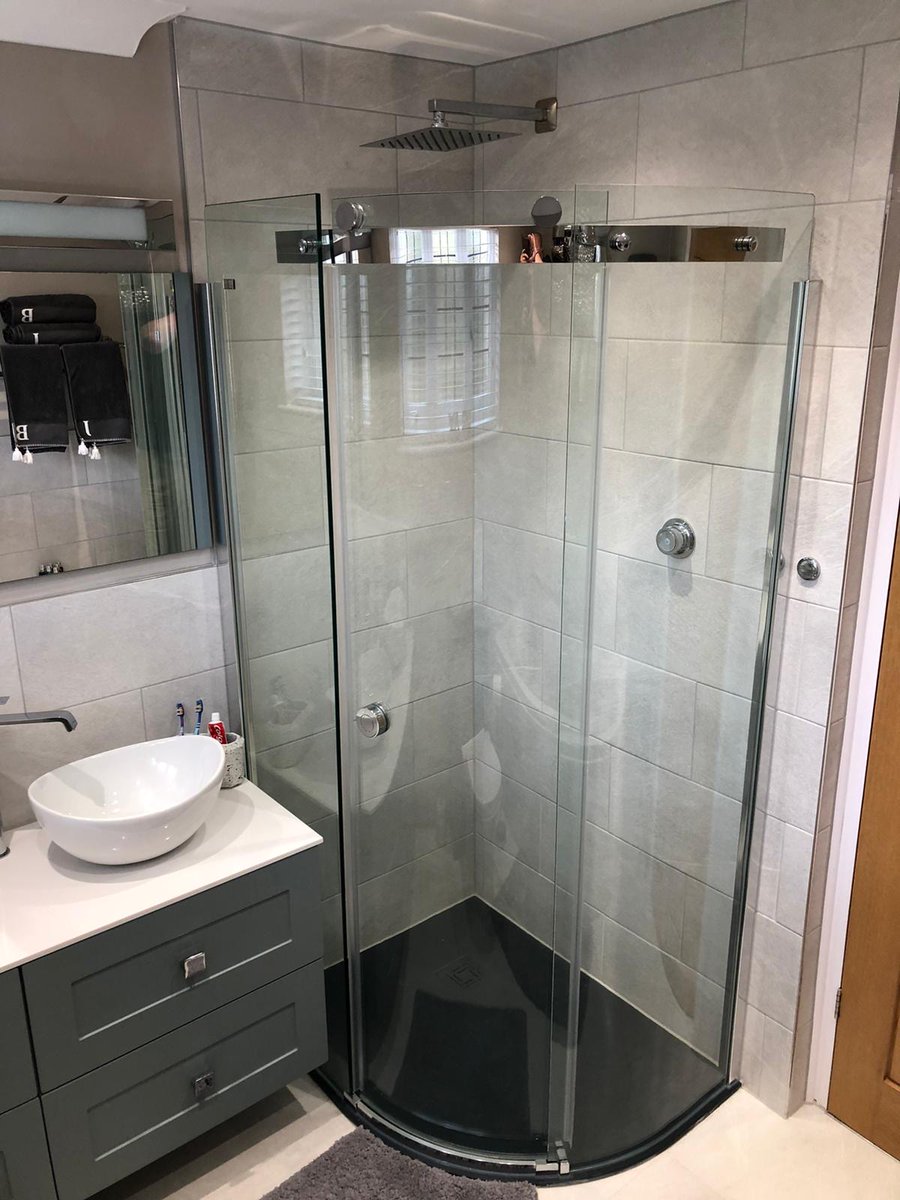 BalineaLtd's tweet photo. A recent #Residential project in Barming, Maidstone. #bespoke vanity unit, shower enclosure by @MerlynShowering &amp; tiles by Verona. https://t.co/sVqeBq9V4e