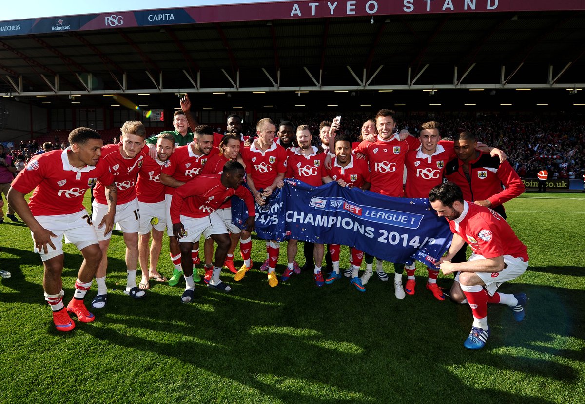 BristolCity's tweet photo. 🍾🍾🍾🍾🍾

#OnThisDay https://t.co/fOJzPoziWu