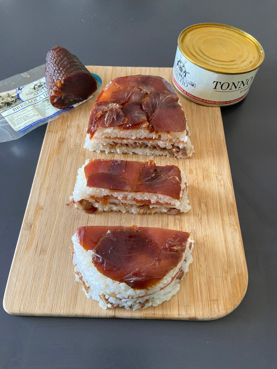 AMarzamemi's tweet photo. L'incontro tra Popoli non può che creare Bellezza! ❤

Torta Sushi Mediterraneo by @giuseppeamaro  Personal Chef!

😊"Ammuccativi" questo Sushi 😍

Ricetta su 👉 https://t.co/nkyHEifnkq

Buona Giornata da Adelfio @AMarzamemi 😘
https://t.co/WKS4knC5KA https://t.co/00QenNClTv