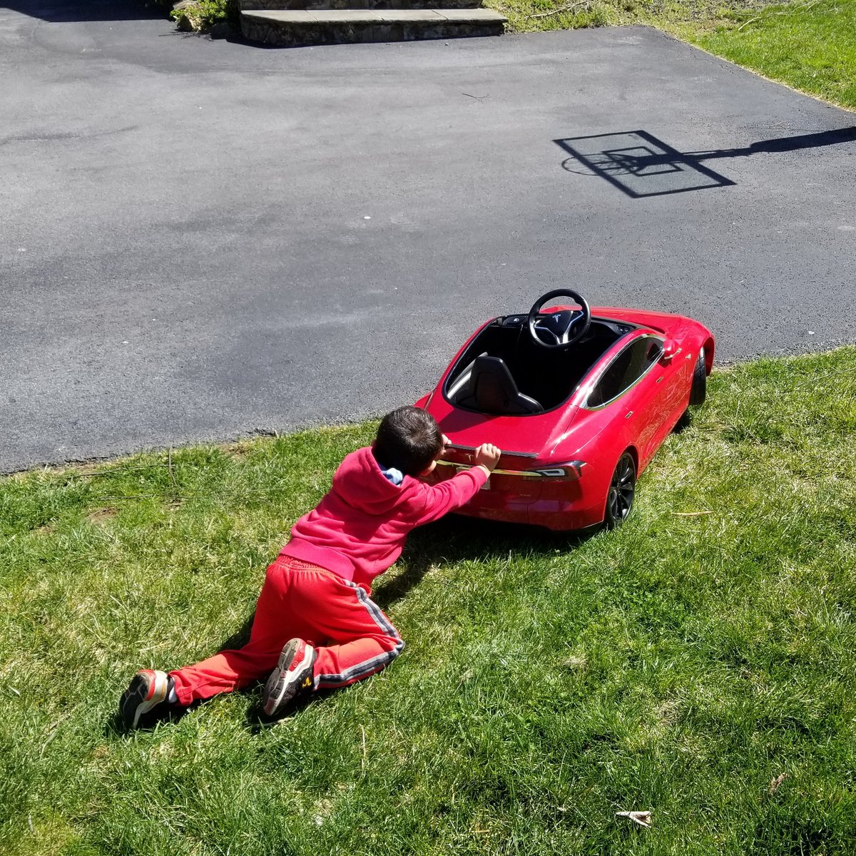 RARupdate's tweet image. EV out of juice? Go solar. referrals.vivintsolar.com/rep/211987/