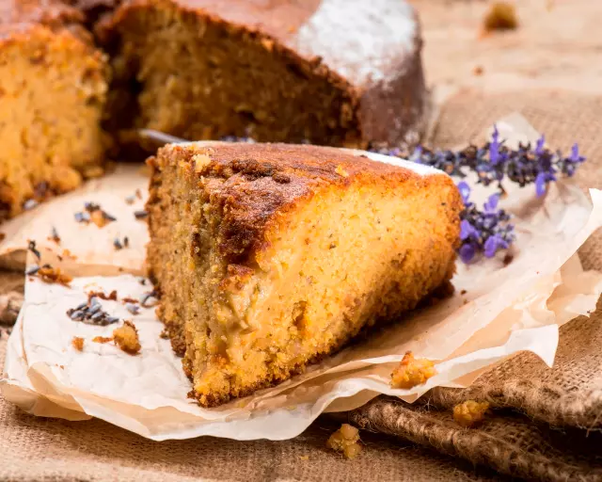 UgahA cake made with semolina, solet, pine nuts, pumpkin, and raisins.