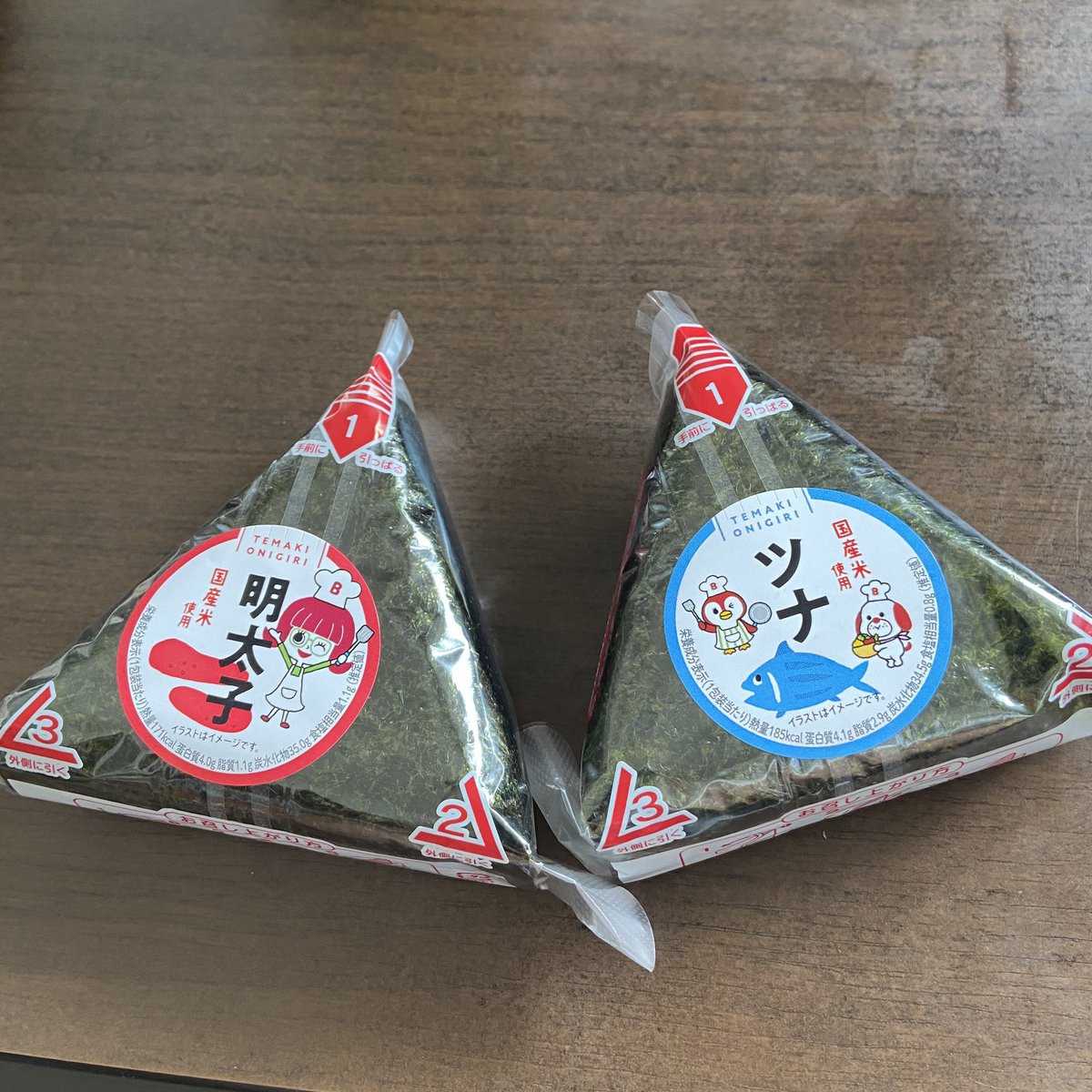 ぷる ぷるんるん Byコバトン ぷるぷるぷりん Byさいたまっち お昼に食べたベルクのおにぎり シールにはベルクの キャラクターが 明太子にベルクックさん ツナにはくぅ 犬 とぐぅ ペンギン