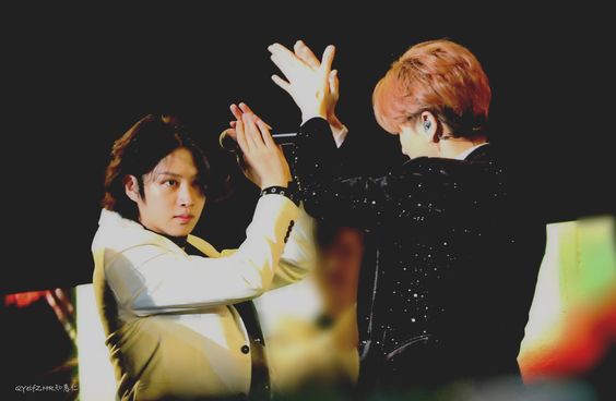 I'm gonna continue this thread because I really need TeukChul moments rn 