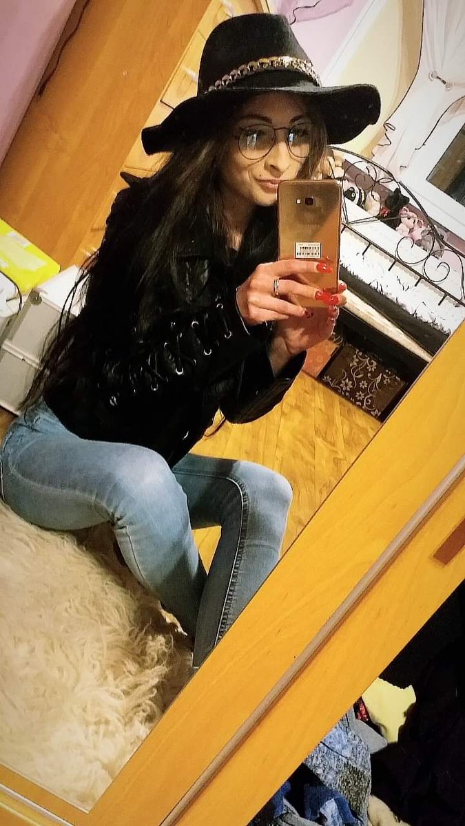 MonikaMiuu's tweet photo. 😈🖤 #polishgirl https://t.co/9e4ESt9xRB