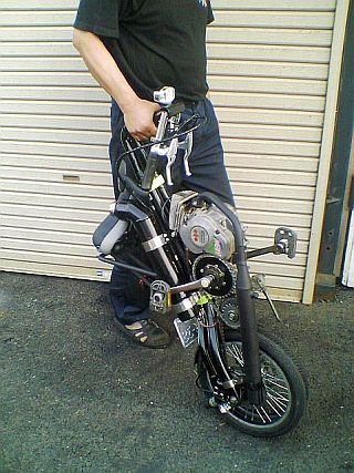 77A's tweet image. Amazing - #Strida folding Motorcycle from Japan ... 
big-south.com/custom/new_pag…
Weight not a problem as it "rolls when folded"