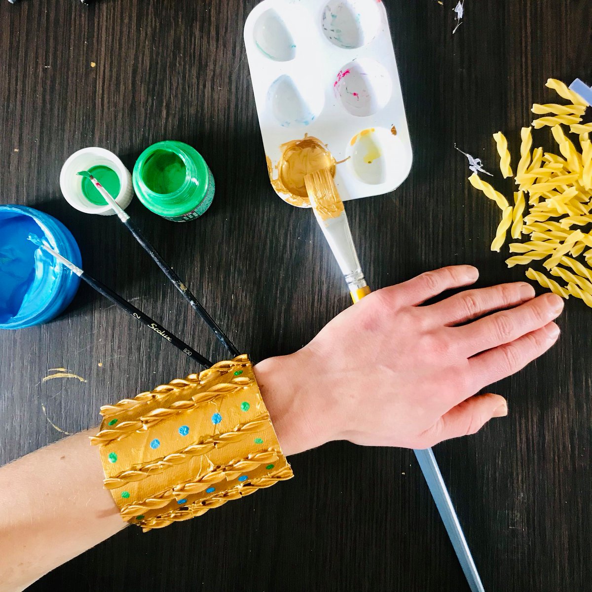 CONFINEMENT CRÉATIF : appel à témoignage !
Vous êtes nombreux/ses à redoubler de créativité ET de générosité en ces temps d’intense confinement. Via des tutos, cours en ligne, vidéo, chaine youtube, podcast. Raconter nous en 2minutes chrono via le lien :
leparisdeslardons.fr/confinement-cr…