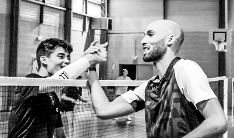 resonance_uco's tweet photo. « Passion du sport et du club”🏃🏼

Retour sur les motivations à être bénévole aujourd’hui, en collaboration avec @LaDalleAngevOFF !

#ResoUCO #JournalismeUco #LaDalleAngevine #bénévole #SportAngers #football #gymnastique #badminton @Angers 

➡️ https://t.co/OnmILBEpiY https://t.co/n0Rh0HH85j
