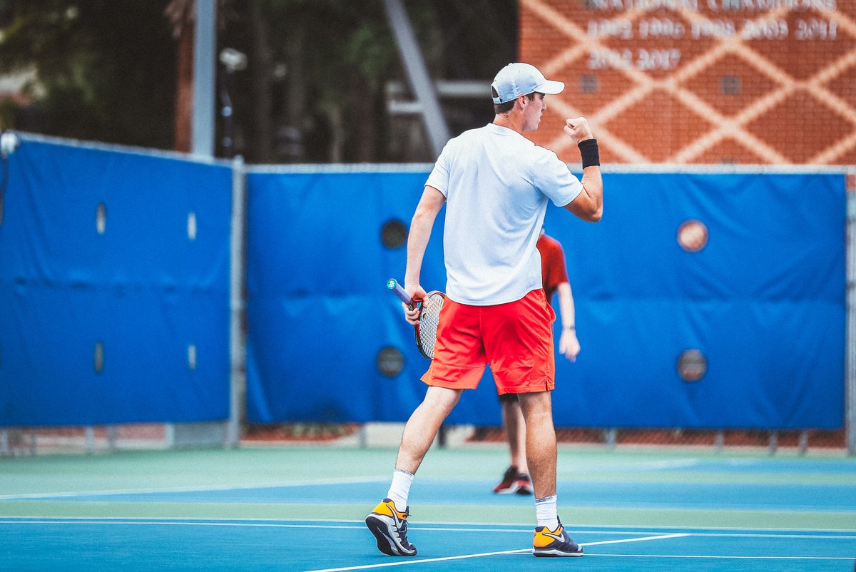 GatorsMTN's tweet photo. The Gators secured their first outright title in 1⃣6⃣ years with a 6-1 win over No. 18 South Carolina to finish the SEC slate undefeated (1⃣2⃣-0⃣) for the first time since 2003 ✅

#GatorWayBestWay | #WeChomp 🐊🎾 https://t.co/yH0x432IWw