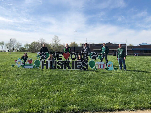 MRMSHUSKIES's tweet photo. We ❤️ Our Huskies!! We miss everyone SO much! https://t.co/UhpK5h2BxP
