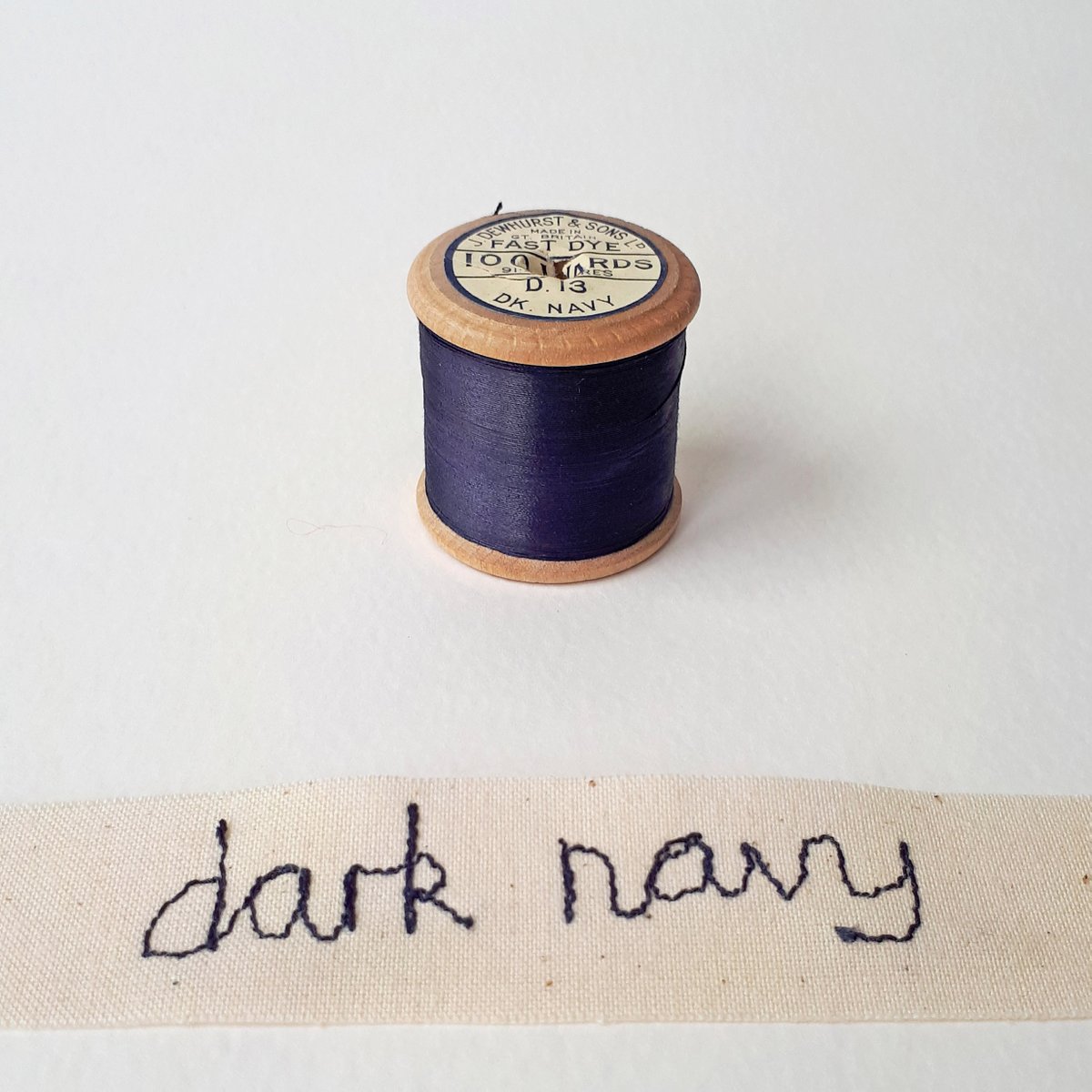 Hippystitch's tweet photo. Today's #vintagethreads are a very practical colour and a firm favourite - #todayscolour is #darknavy...
#stitching #colour #embroidery #machineembroidery #sylko #30daysofcolour https://t.co/Rb2I9bT6Ez